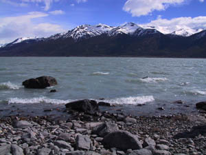 ar20011018-patagonia-4x4-14-wavey-s.jpg (20334 bytes)