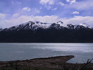 ar20011018-patagonia-4x4-21-whiteandwhite-s.jpg (15503 bytes)