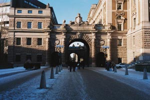 se200102-stockholm-city-06-gamlasnow-s.jpg (21442 bytes)